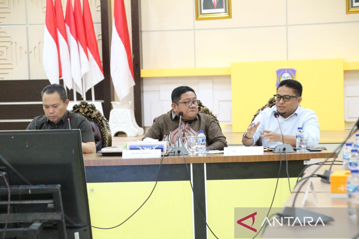 Pj Gubernur Gorontalo minta sekolah dukung perekaman KTP-el bagi siswa