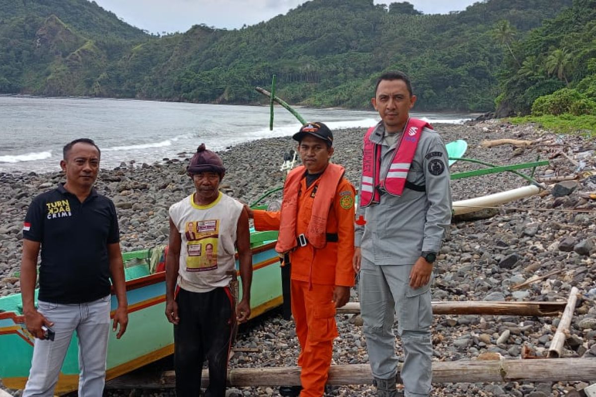 Tim SAR temukan nelayan Likupang yang perahunya mati mesin