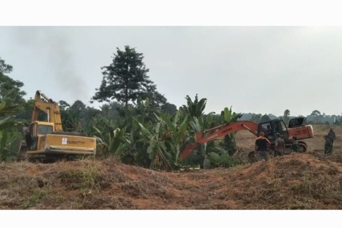 Pembersihan areal HGU No.94 PTPN 2 Kebun Limau Mungkur berlangsung kondusif