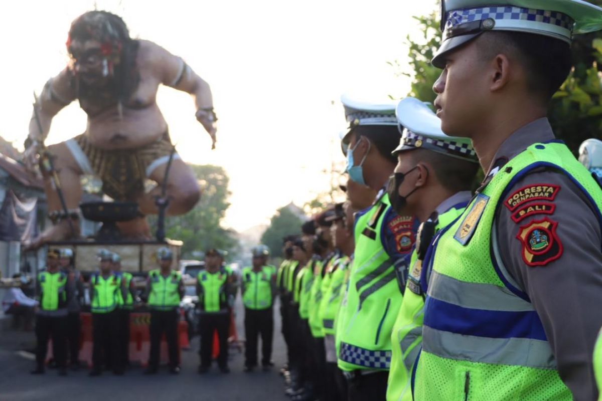 Polisi terapkan rekayasa lalu lintas saat pelebon Raja Denpasar IX