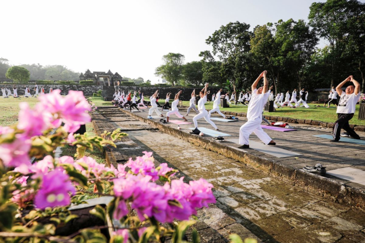 TWC selenggarakan Dharma Yoga di Candi Keraton Ratu Boko