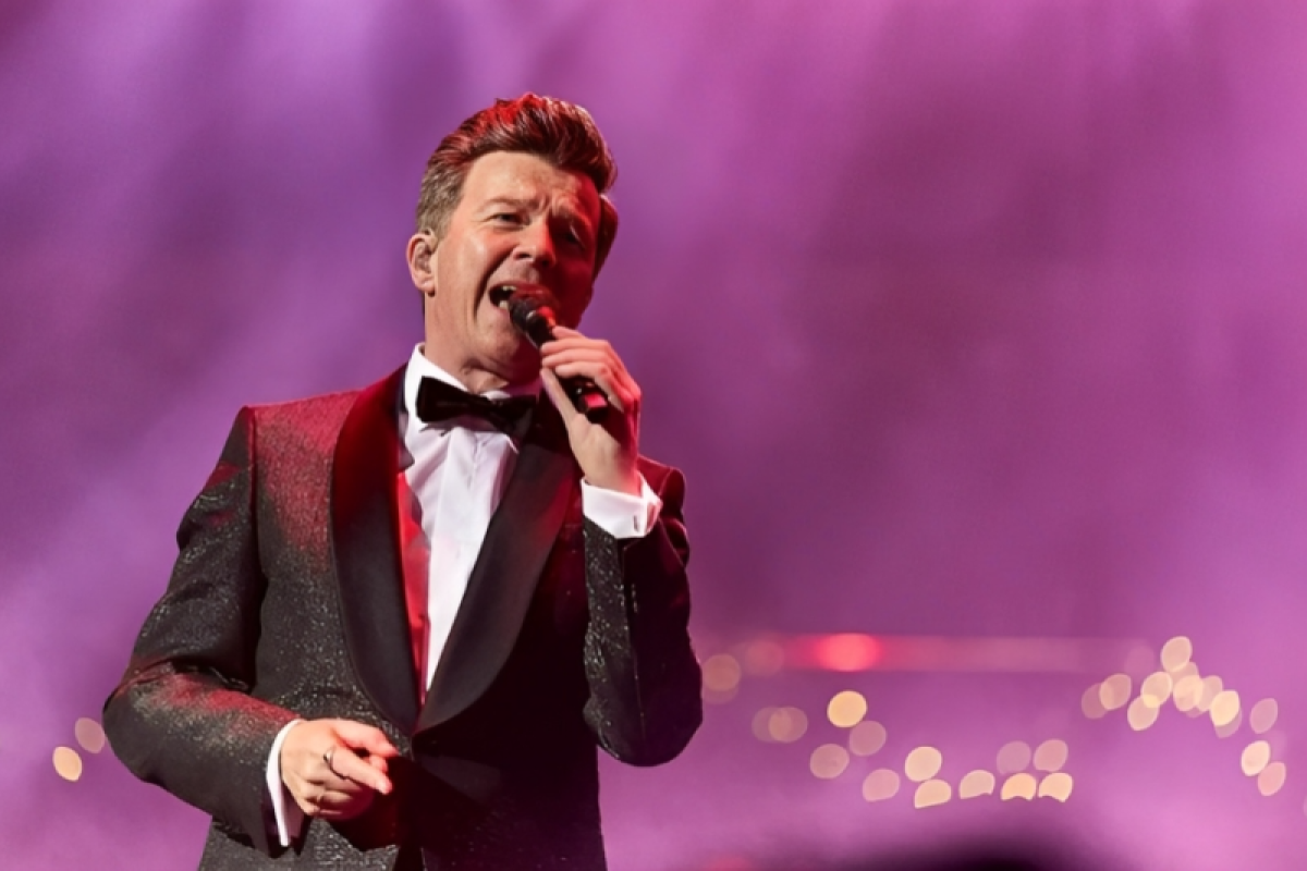 Penyanyi Rick Astley umumkan akan rilis album baru bertajuk "Are We There Yet?"