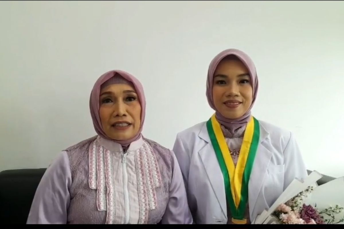 Lidia Puspita Hasri lulus dokter UI tanpa biaya selama pendidikan