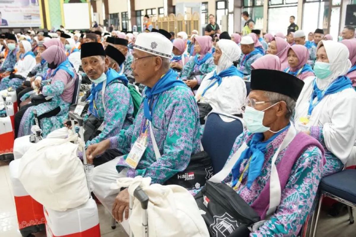 338 calon haji kloter terakhir Embarkasi Palembang masuk asrama haji