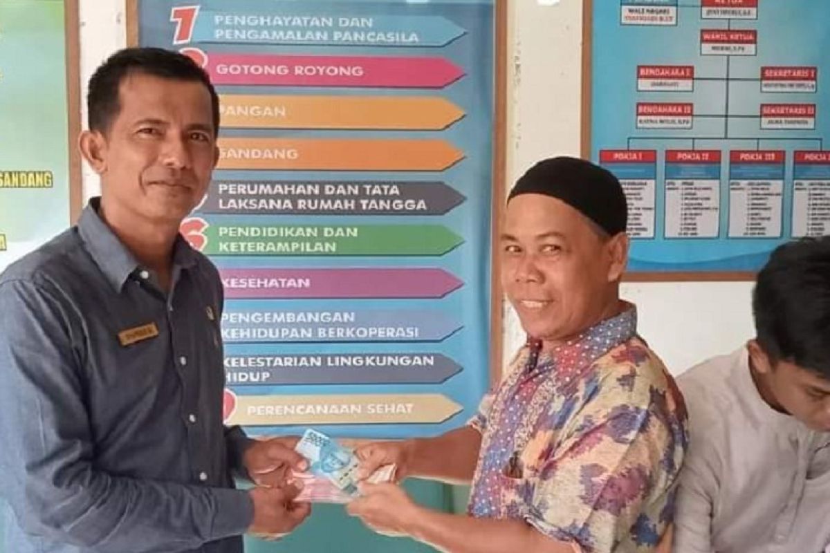 Pemerintah Nagari Pesisir Selatan salurkan insentif guru TPA, PAUD, Bidan Desa dan Kader Nagari