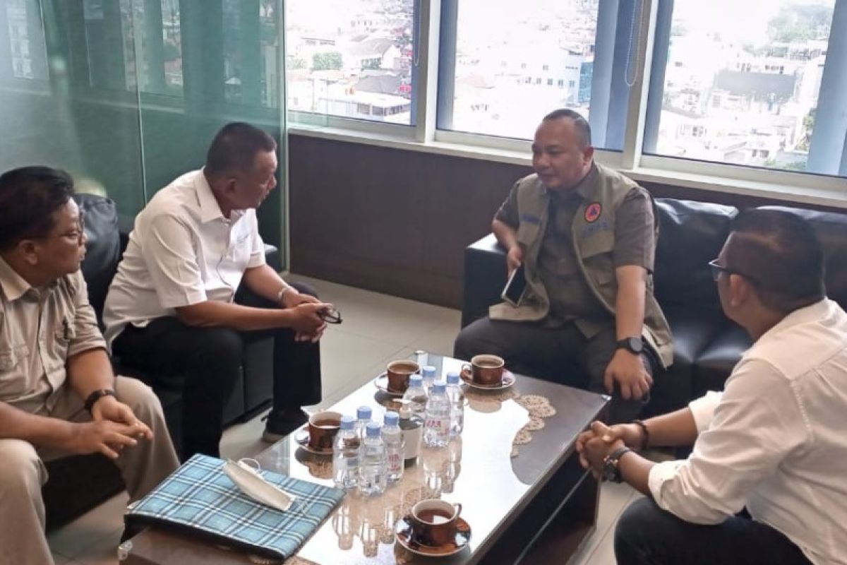 Bupati Rusma Yul Anwar lakukan pertemuan dengan Staf Khusus BNPB