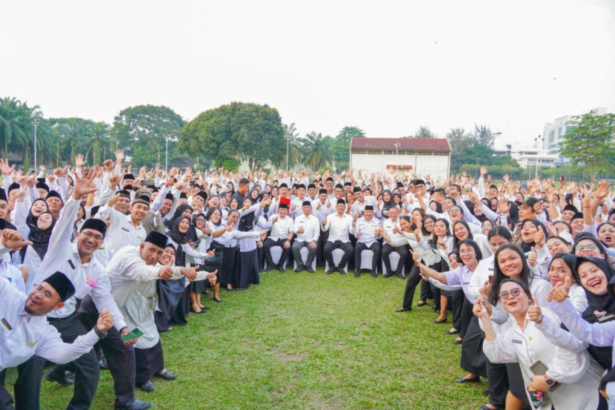 Minta kinerja terbaik, Bobby Nasution lantik 1.153 PPPK Pemkot Medan