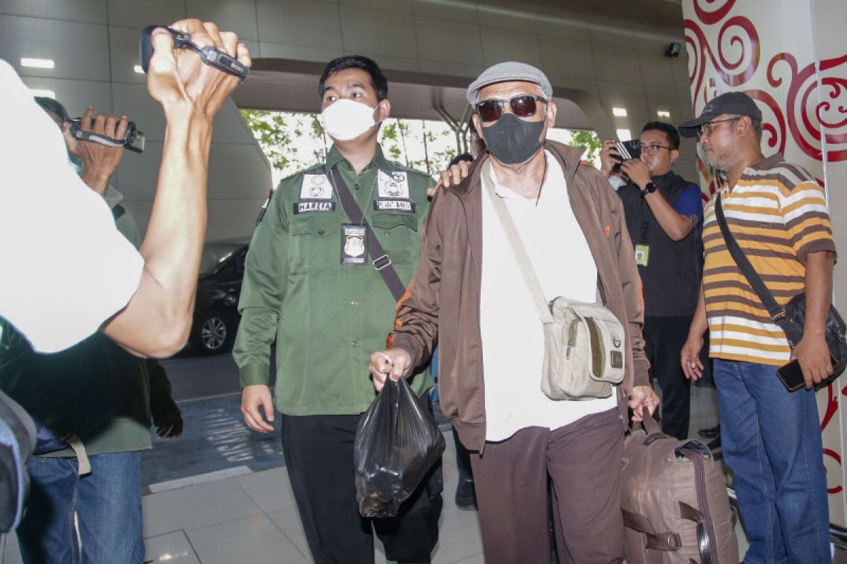 Kemenkumham Jatim Deportasi WN Singapura lewat Juanda