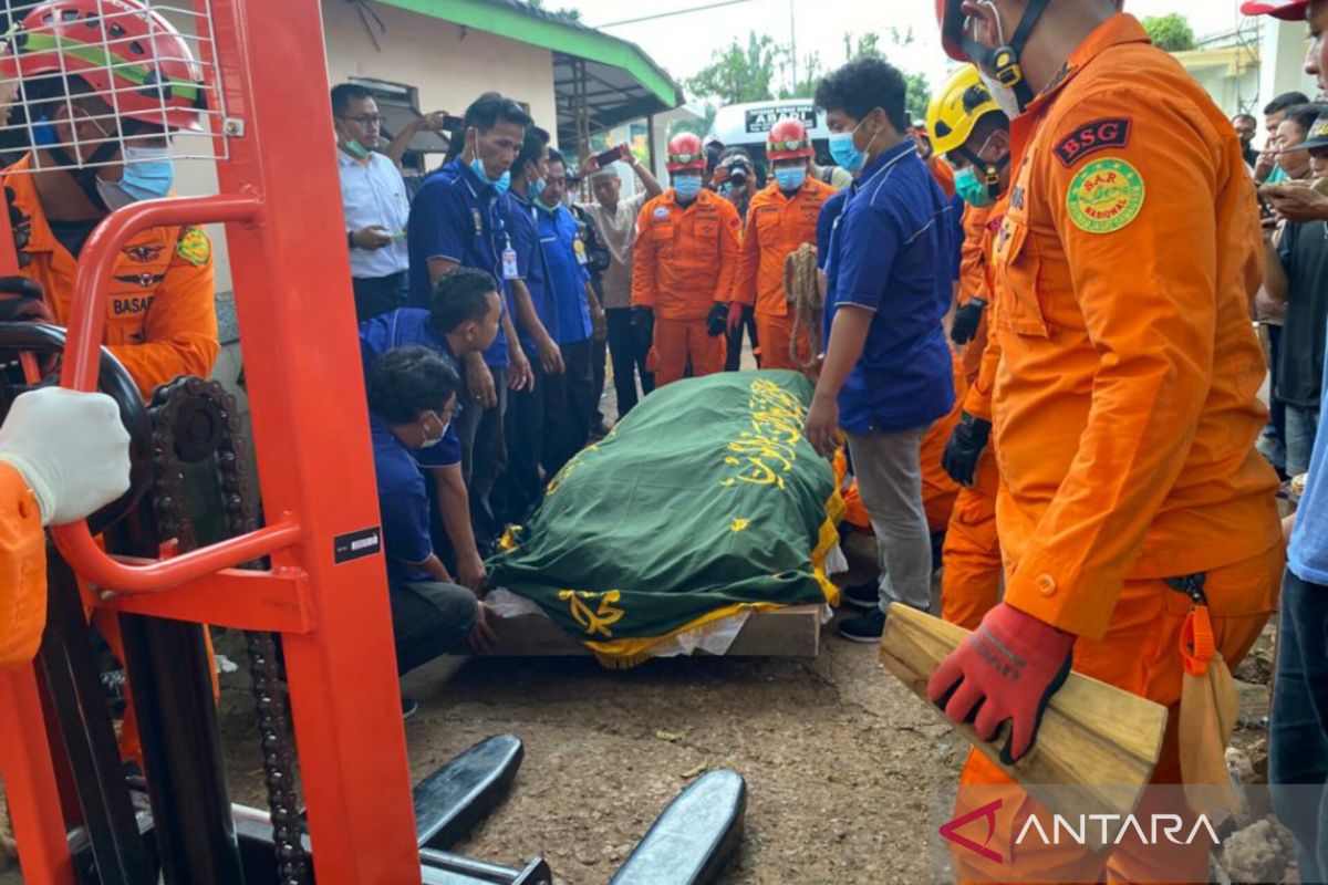 Fajri, pasien obesitas 300kg yang meninggal dimakamkan di TPU Menteng Pulo