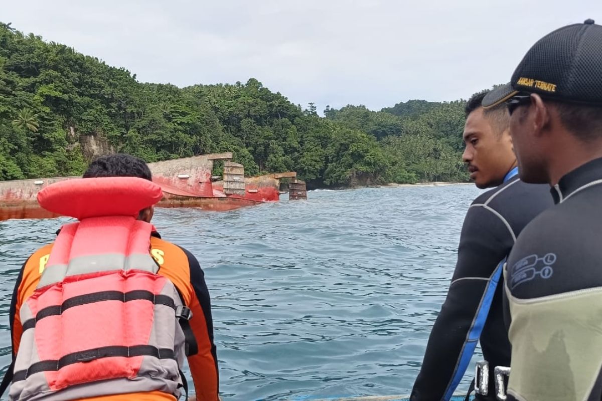 Tim SAR  Gabungan cari nahkoda dan juru masak hilang di Batang Dua