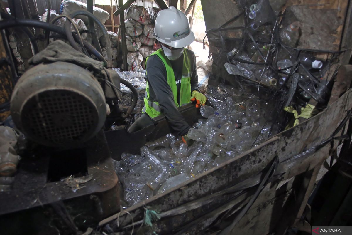 Satpol PP Tangerang tindak oknum pembakar sampah sembarangan