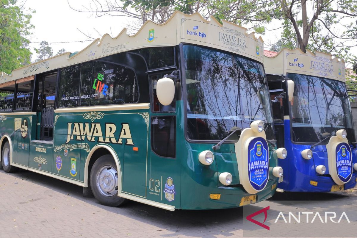 Ingin sewa Bus Jawara? buka aplikasi Tangerang LIVE