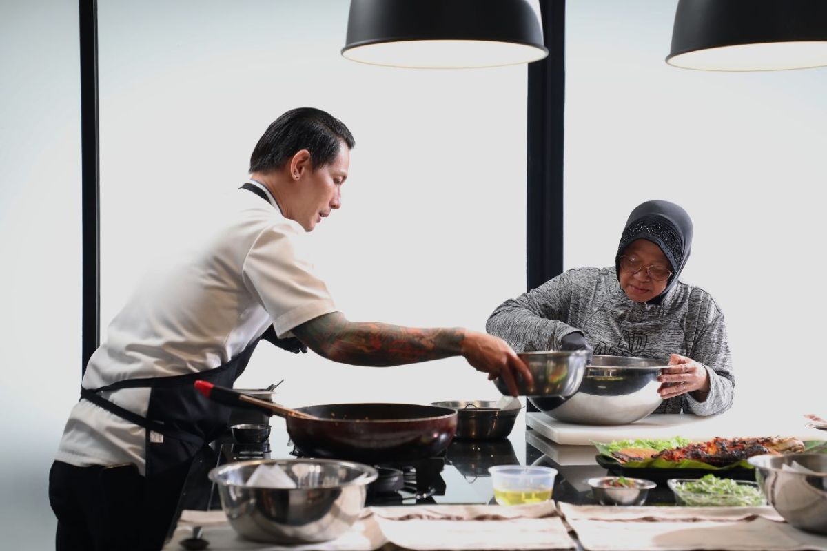 Bersama Chef Juna, Mensos beri pelatihan masak bagi masyarakat Kupang