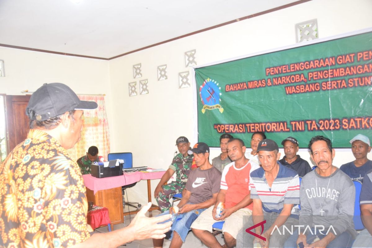 TNI-Dinas Pertanian beri penyuluhan i pertanian di Haruku Maluku