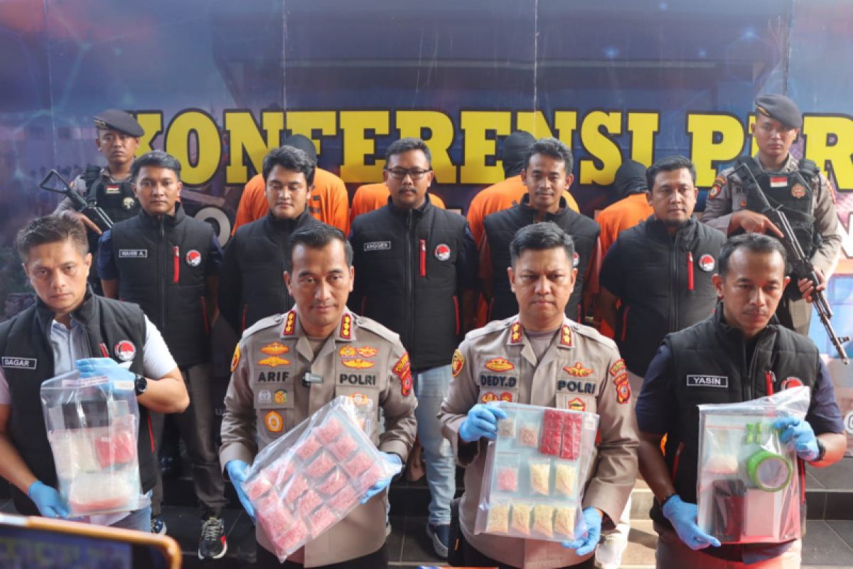 Polisi tangkap 70 orang selama enam bulan terkait peredaran narkotika di Cirebon