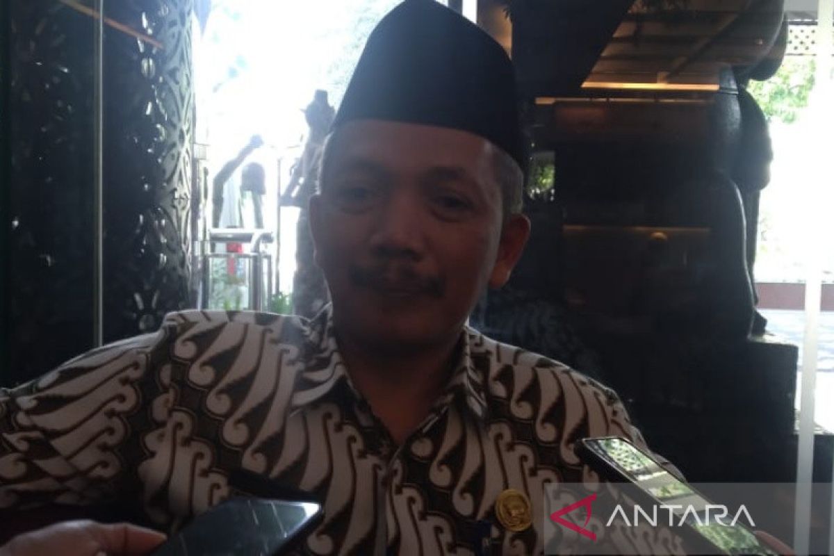 Penyembelihan hewan kurban di sebagian masjid Solo di RPH