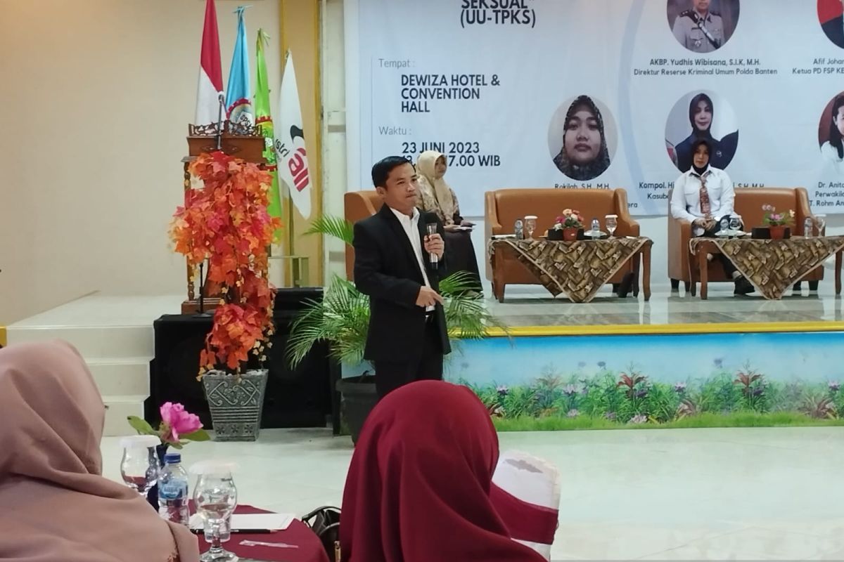 Federasi Serikat Pekerja Kimia Banten sosialisasikan perlindungan pekerja perempuan