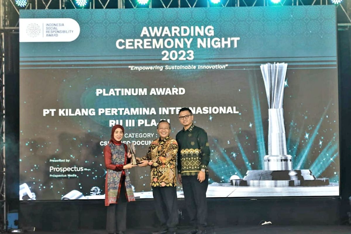 Kilang Pertamina Plaju raih Platinum & Gold dalam Indonesia Social Responsibility Award (ISRA) 2023