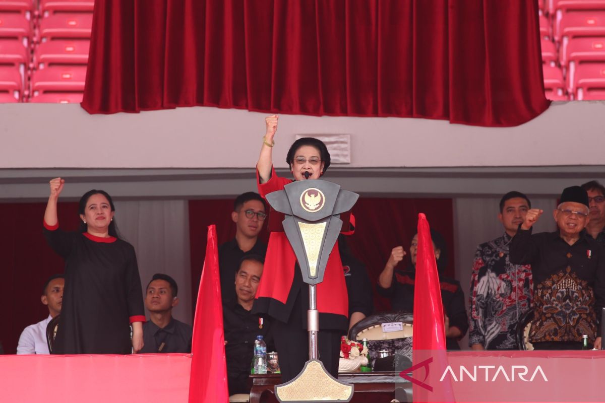 Megawati dorong kader PDIP turun ke rakyat