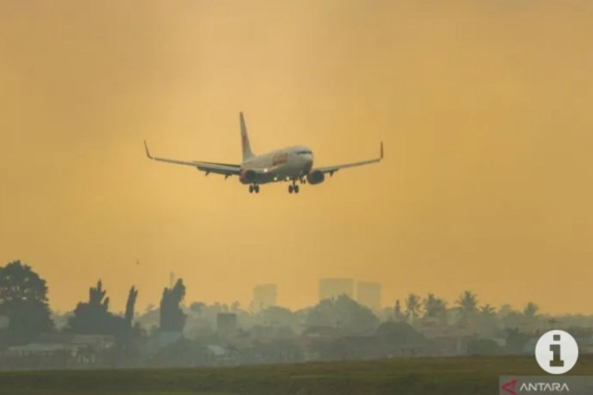 Smog does not disrupt flights at Syamsudin Noor airport