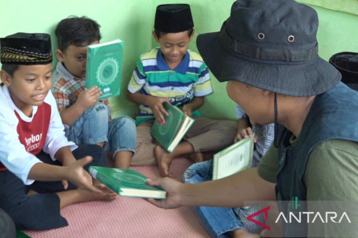 BWA distribusikan wakaf Al Quran di Metro