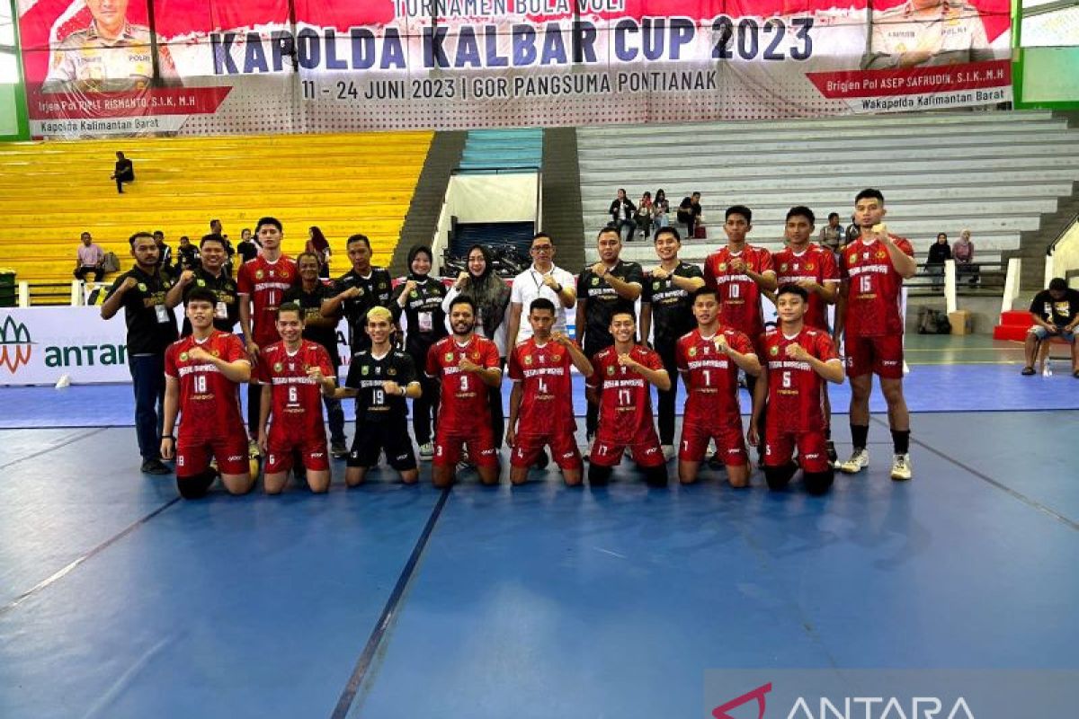 Atlet voli nasional dalam turnamen Kapolda Cup 2023