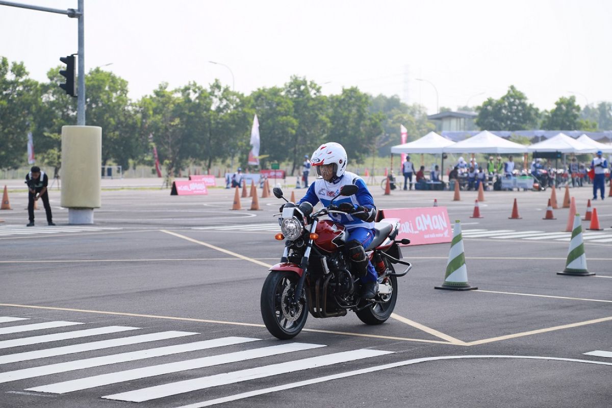 AHM Uji Kompetensi Para Instruktur Safety Riding