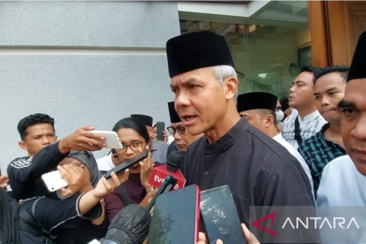 Ganjar Pranowo hari ini melayat ke rumah duka Desmond Mahesa