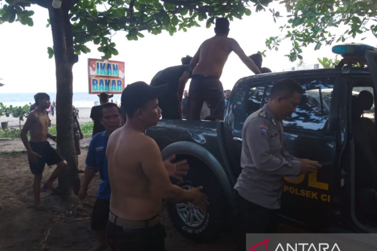 Wisatawan tewas akibat terseret arus pantai selatan Sukabumi