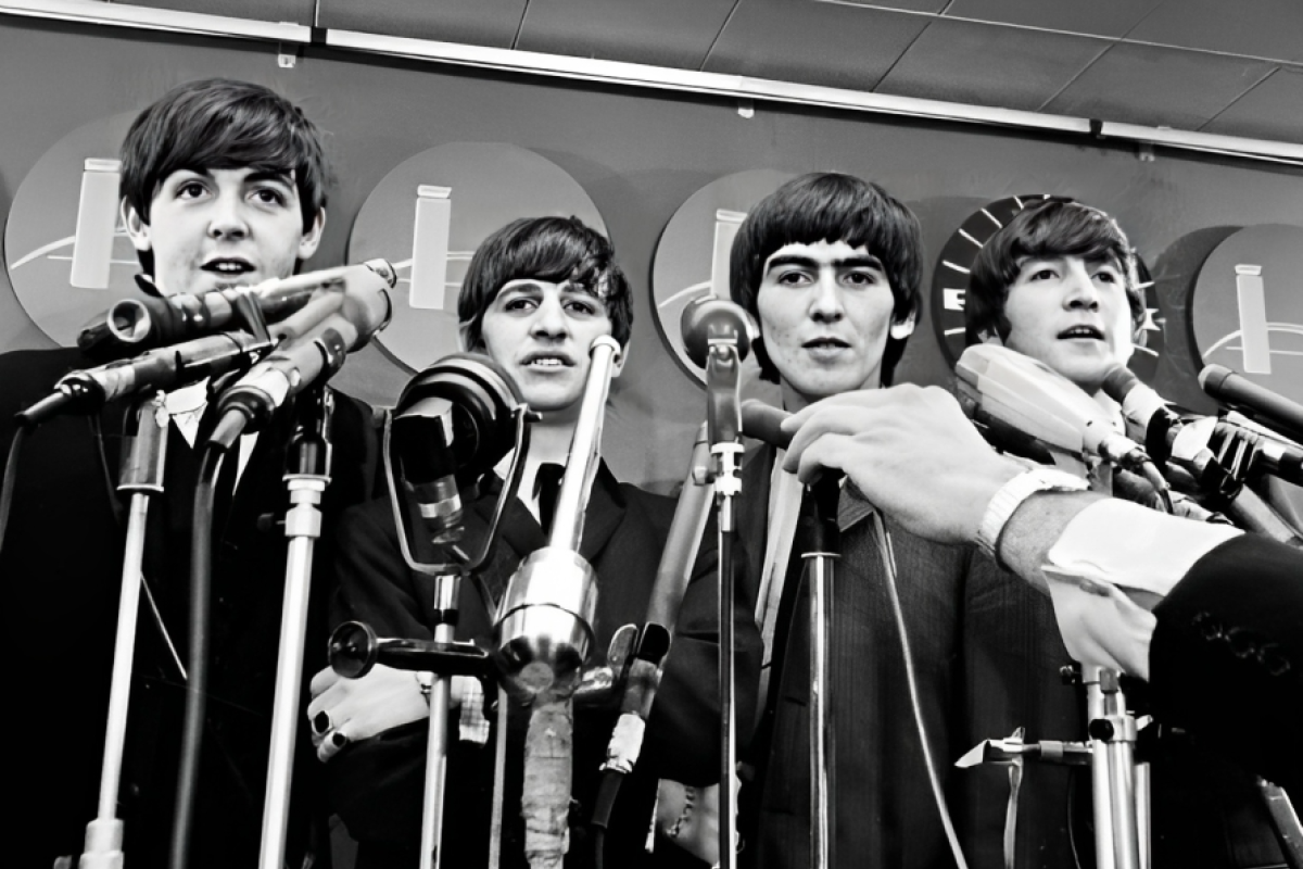 Surat kontrak pembubaran The Beatles akan dilelang