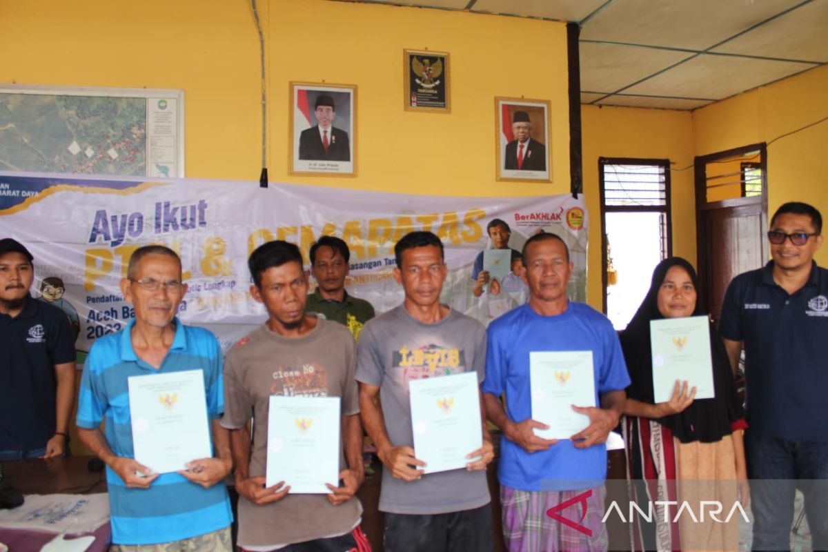 Ratusan warga Abdya dapat sertifikat tanah gratis program PTSL