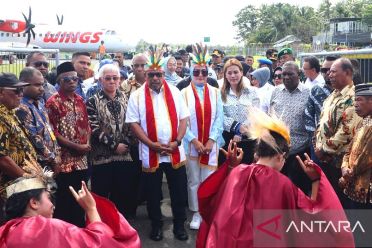 Gubernur  dan TP-PKK Maluku kunjungi Kepulauan Aru bantu atasi stunting
