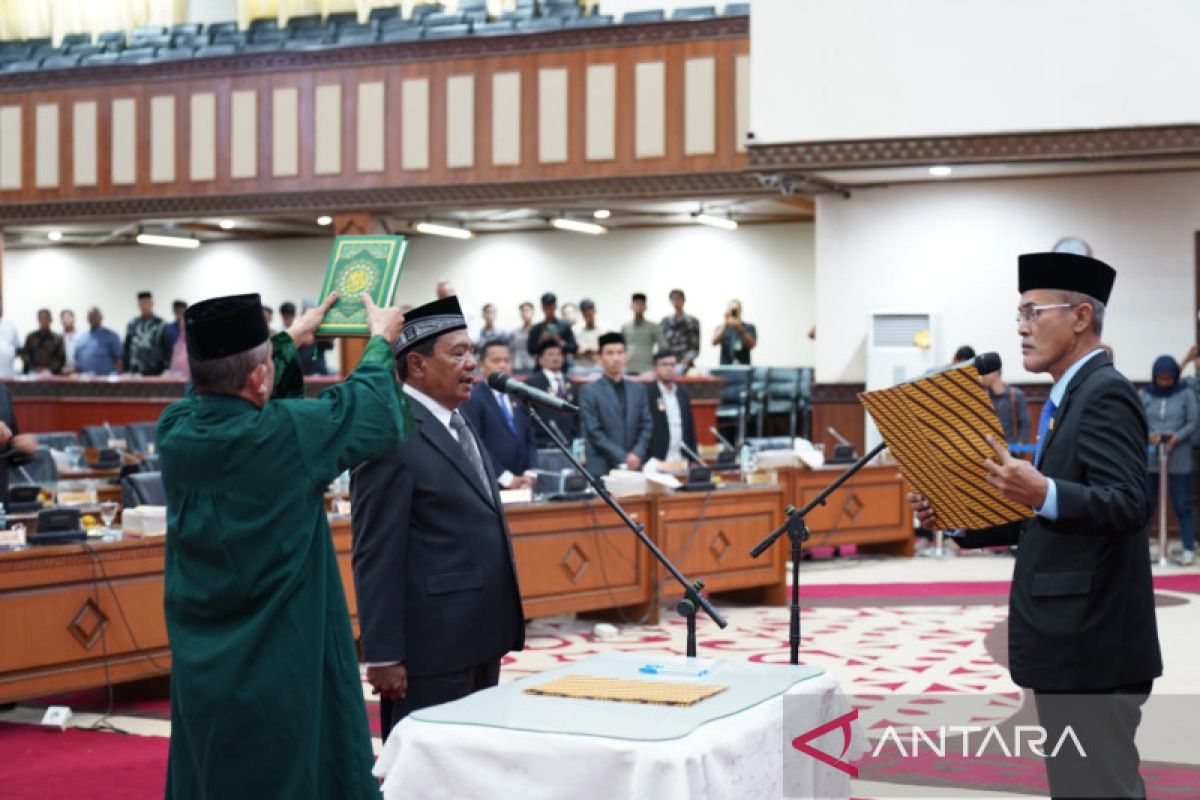 DPR Aceh resmi PAW T Sama Indra dengan Asmauddin