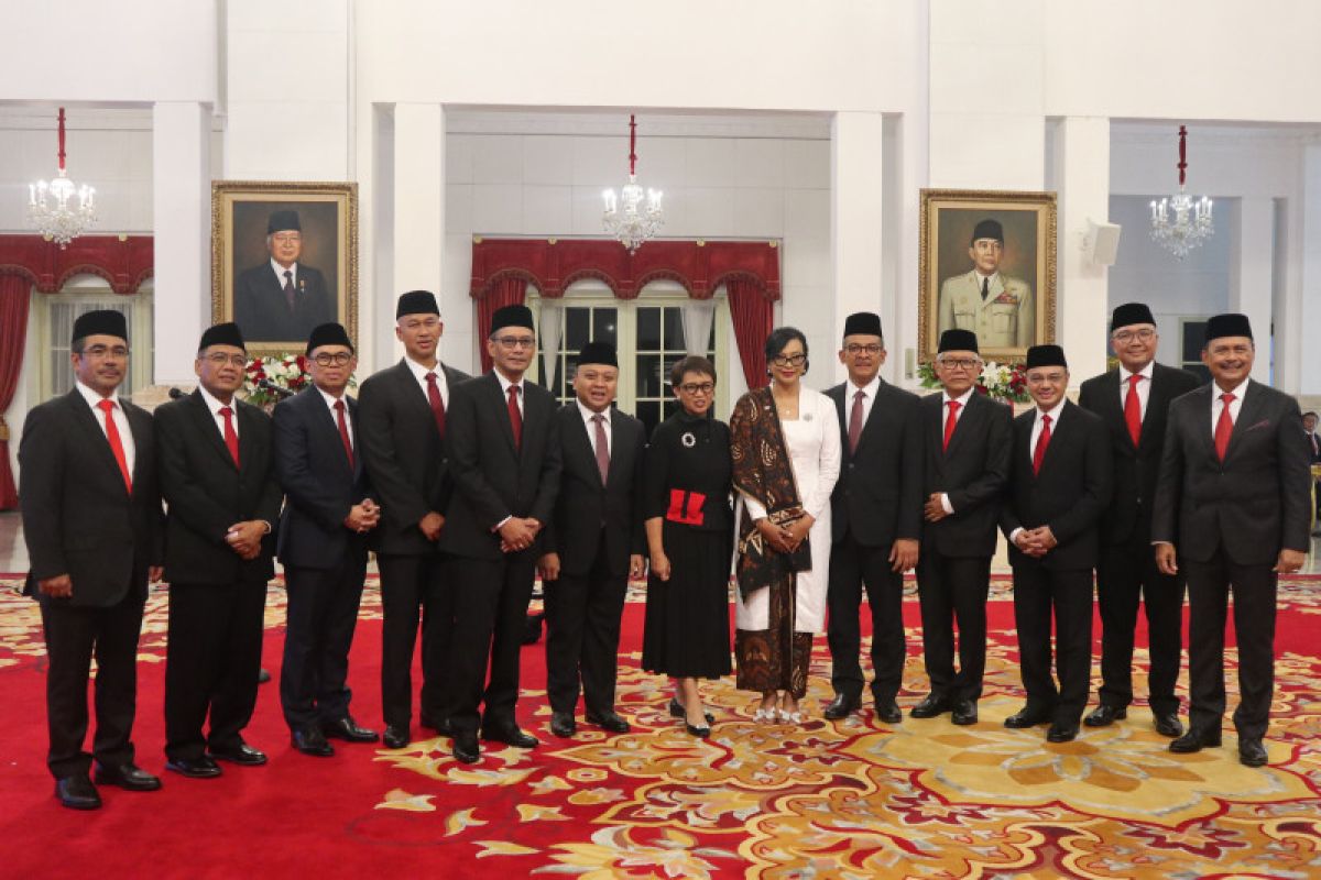 Presiden Jokowi lantik Dirut LKBN ANTARA jadi Dubes RI untuk Rumania