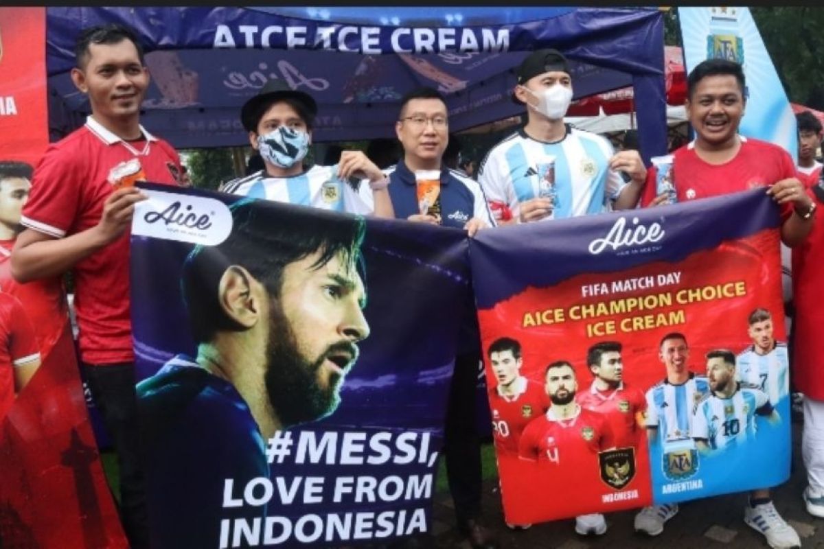 Partai Indonesia vs Argentina titik cerah sepak bola Indonesia, Aice bagikan puluhan ribu es krim