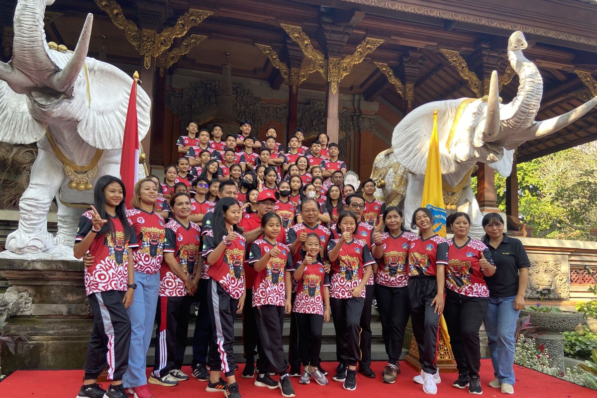 Gubernur Koster lepas 397 orang Kontingen KORMI untuk Fornas VII Bandung
