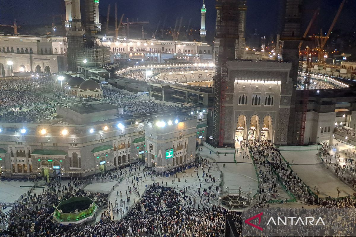 Lebih dari 1,6 juta peserta haji tiba di Arab Saudi