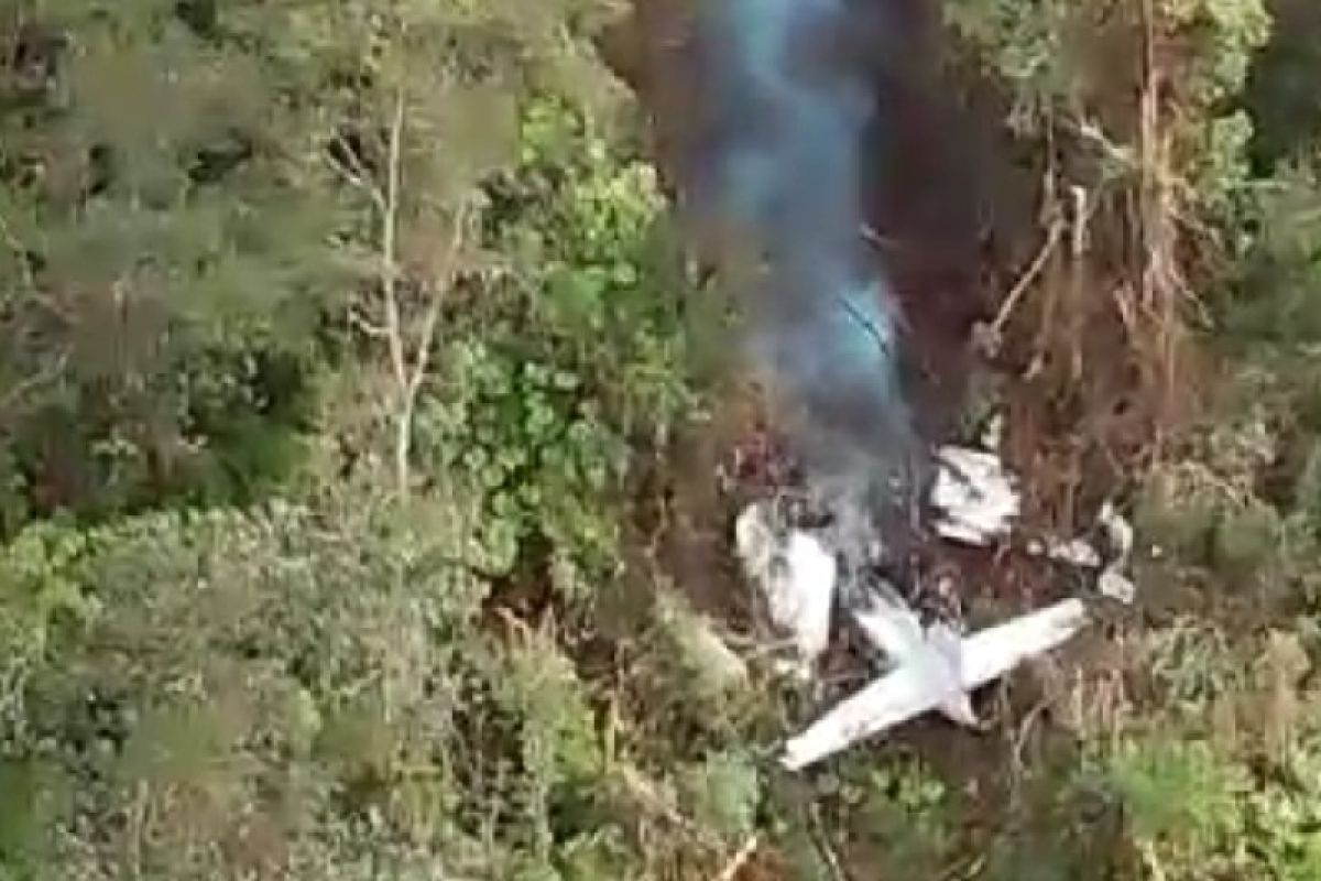 Tim SAR gabungan kesulitan mencapai lokasi pesawat naas di pedalaman Poik