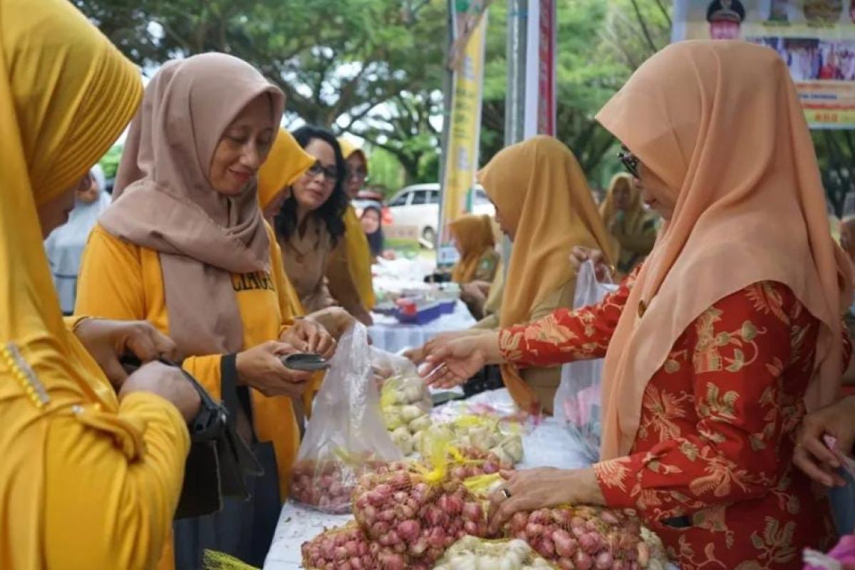 Pemda gelar pangan murah serentak di beberapa titik di Kolut