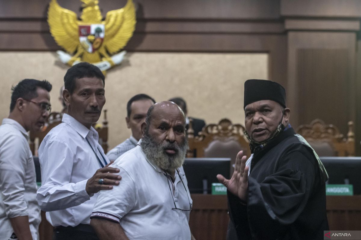 Majelis hakim menolak keberatan Lukas Enembe