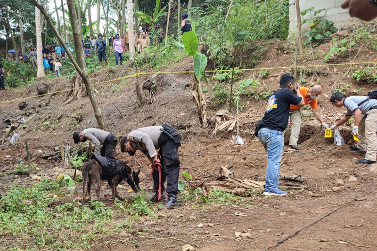 Polresta Banyumas sisir kembali lokasi penemuan kerangka bayi