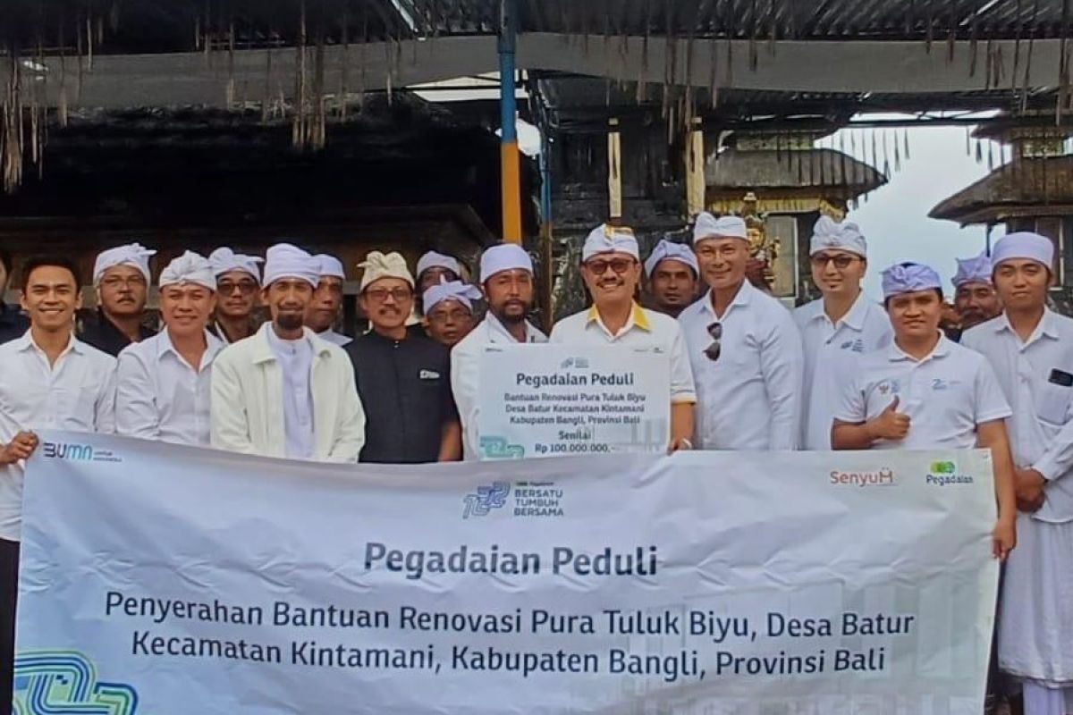 Pegadaian VII Denpasar bantu renovasi bangunan suci di Bangli