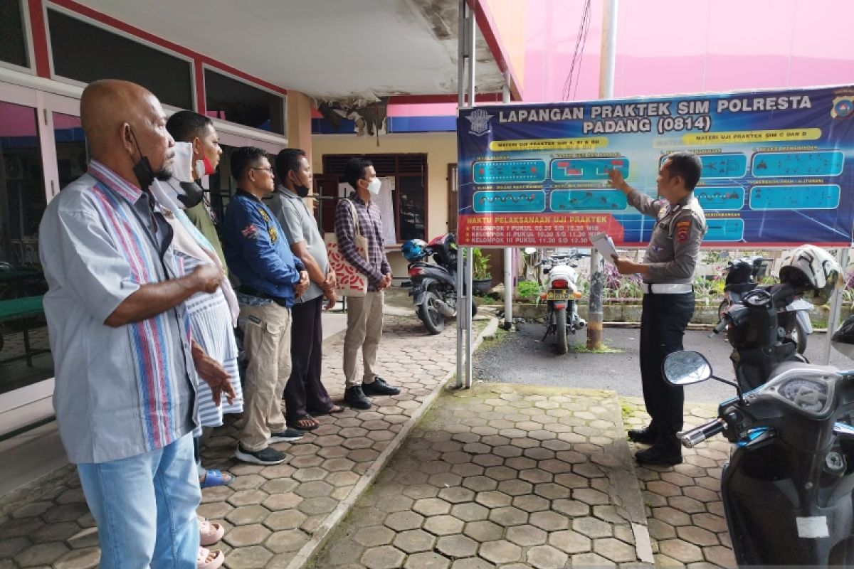 Polresta Padang tutup layanan SIM saat momen Idul Adha