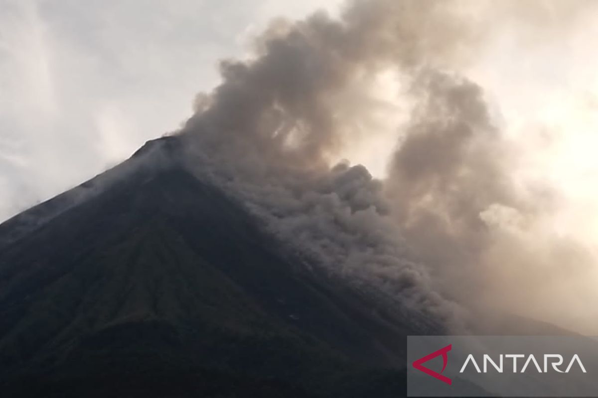 Pemkab Sitaro imbau warga tetap waspadai guguran lava Karangetang