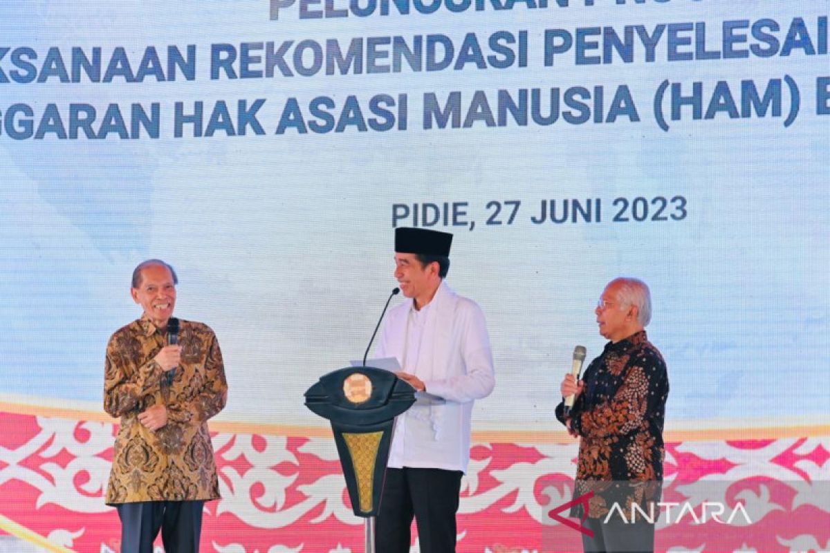 Sepekan, penyelesaian pelanggaran HAM berat sampai Prabowo temui RI1