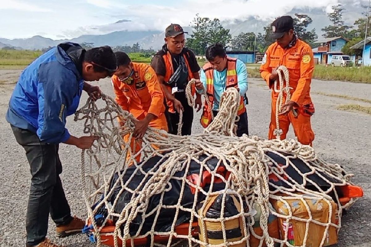 Tim SAR gabungan masih berupaya capai lokasi pesawat PK-SMW yang alami kecelakaan di Papua