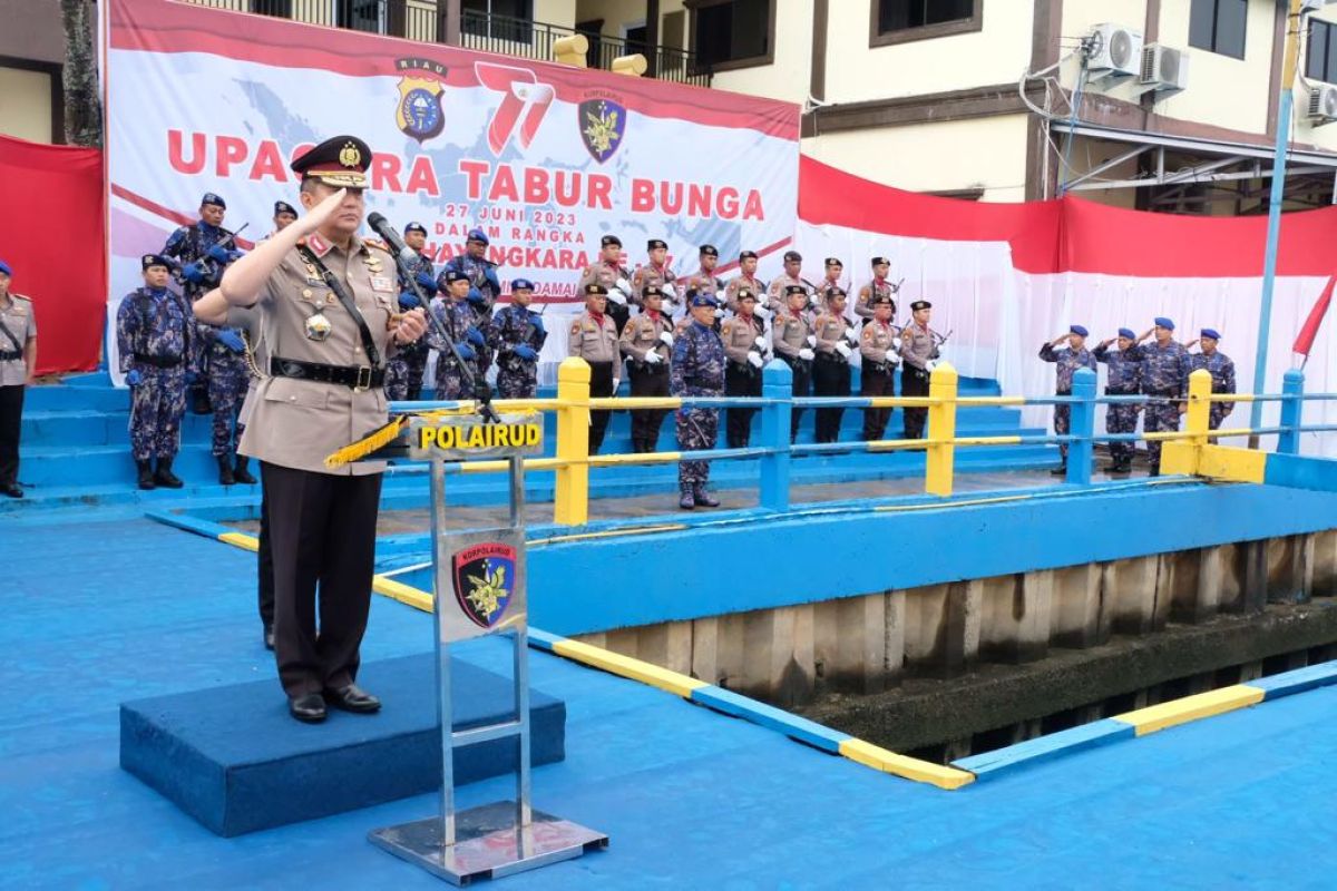 Rangkaian HUT Bhayangkara, Polda Riau lakukan tabur bunga