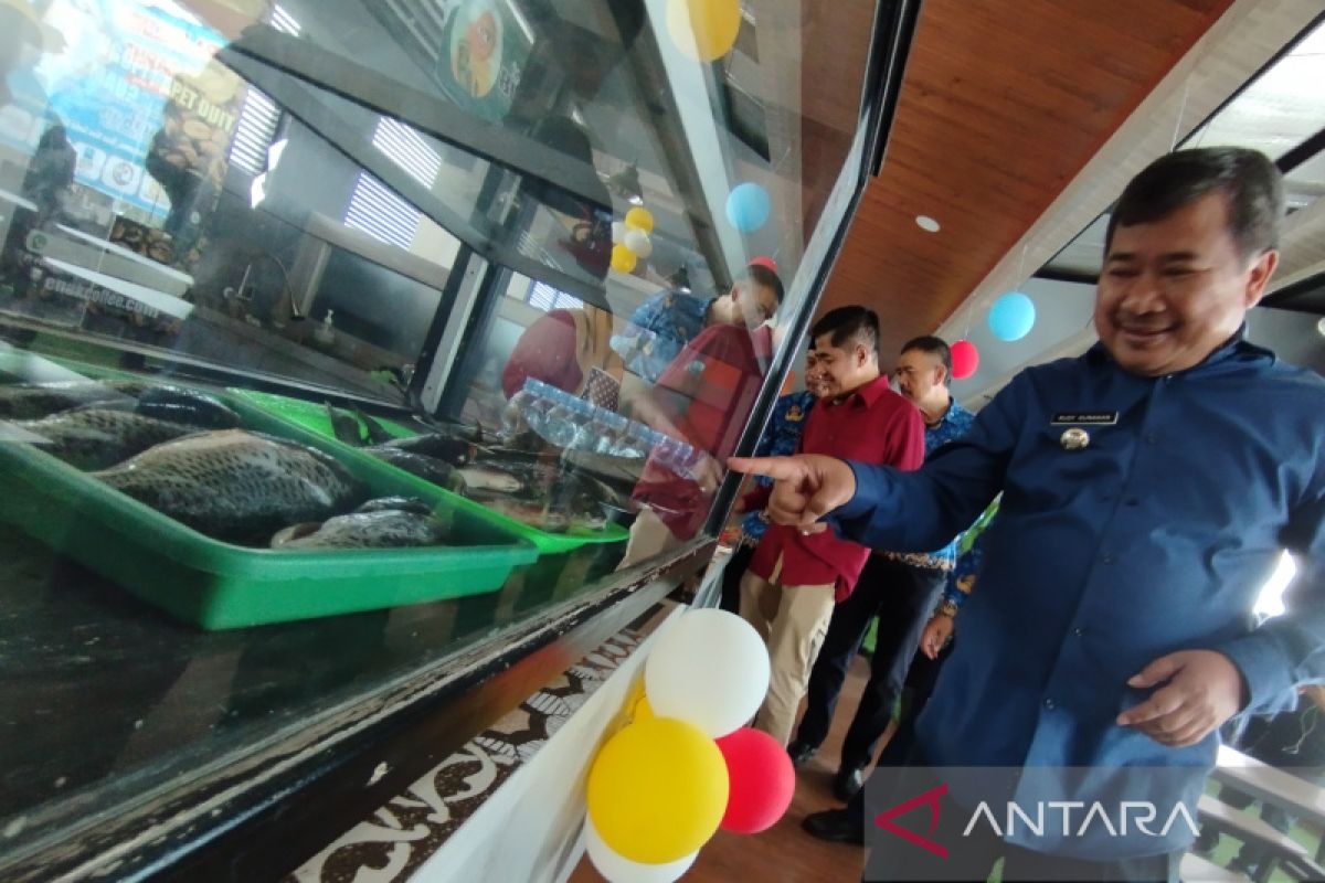 Pemkab Garut membuka Sentra Kuliner Ikan sebagai destinasi wisata baru