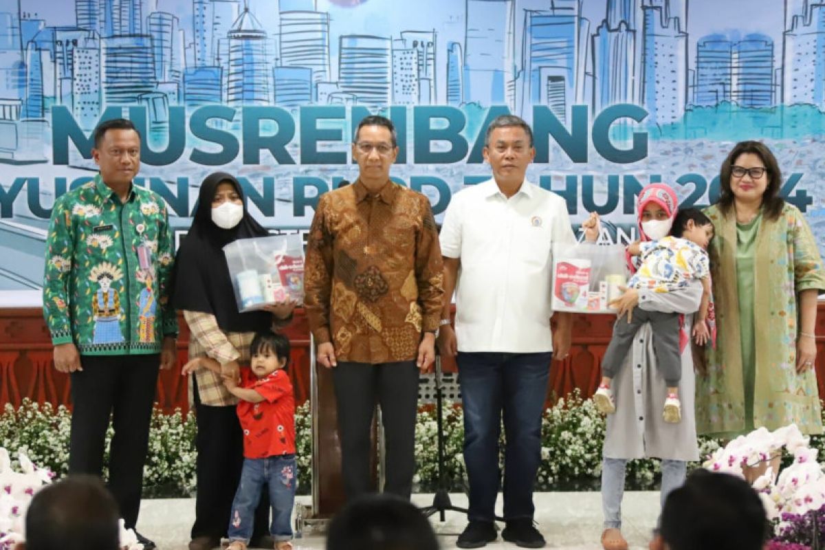 PJ Gubernur DKI jadi orangtua asuh anak stunting di Gandaria Utara