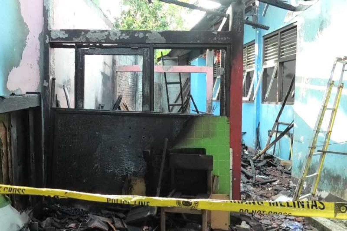 Polres Temanggung tangkap siswa diduga membakar SMPN 2 Pringsurat